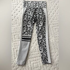 Scrunch bottom 3/4 length leggings ☑️